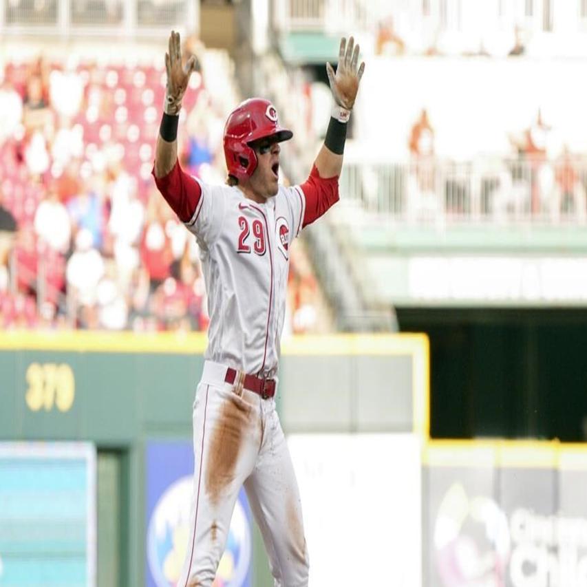 Joey Votto ejected, apologizes to 6-year-old