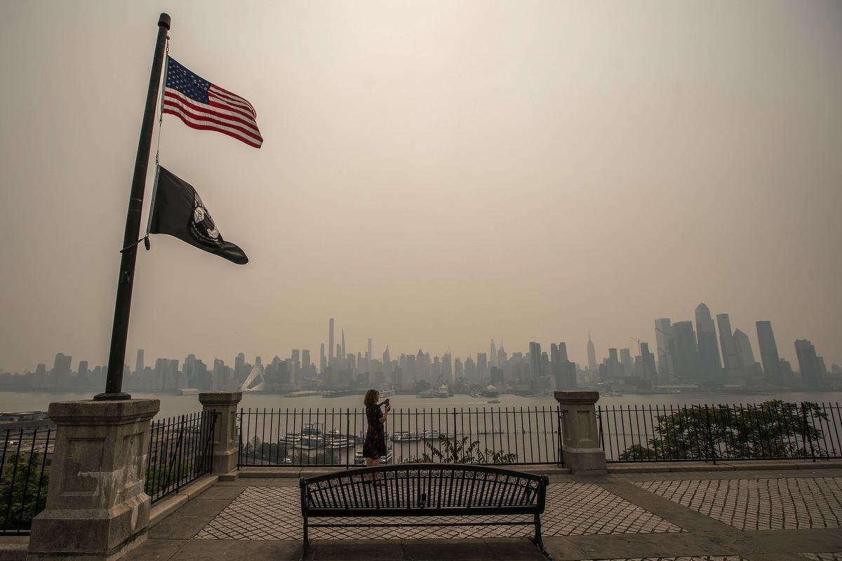 Orange sky above New York, D.C.: Photos of the ominous haze over the  Northeast.