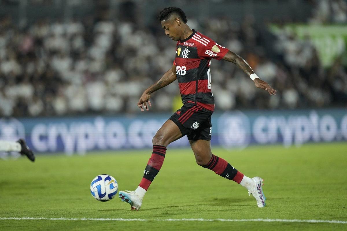 Brazilian club Flamengo backs Bruno Henrique after claim he deliberately  sought yellow card