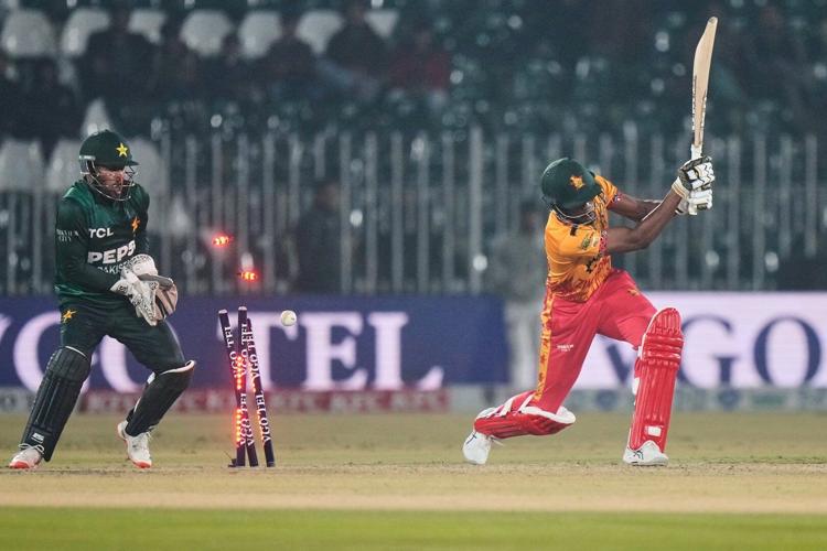 Pakistan beats spirited Zimbabwe in opening game of T20 tri series