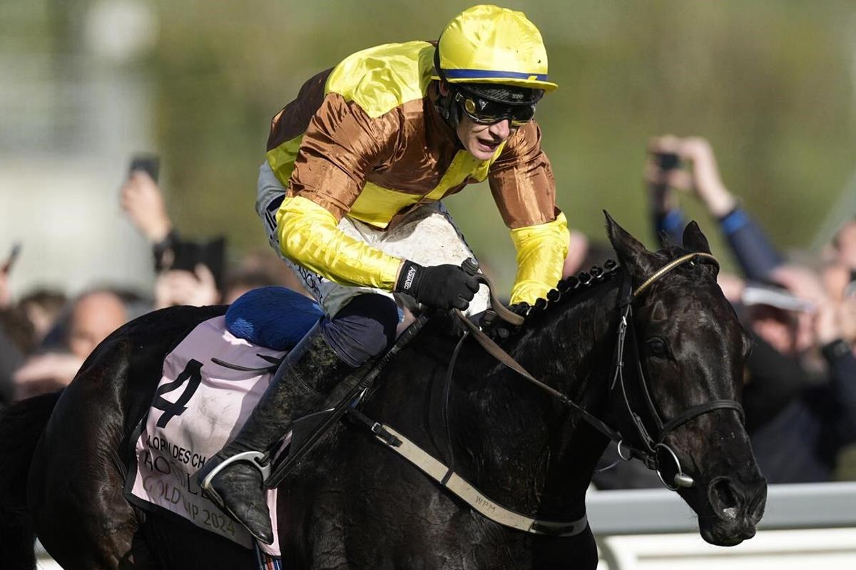 Galopin Des Champs retains Cheltenham Gold Cup crown