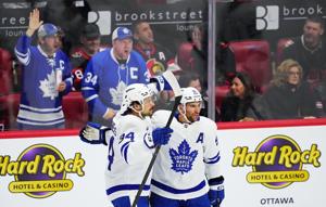 Nylander powers Leafs over Panthers in Game 1; Toronto loses Stolarz to injury