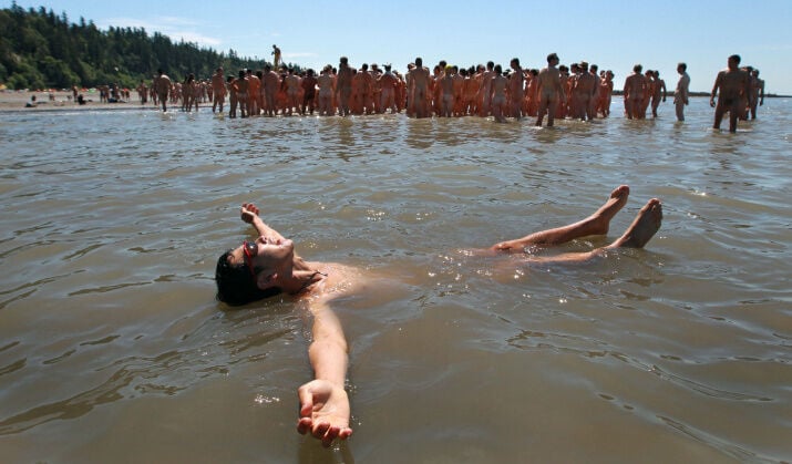 Vancouver residents attempt skinny-dipping record