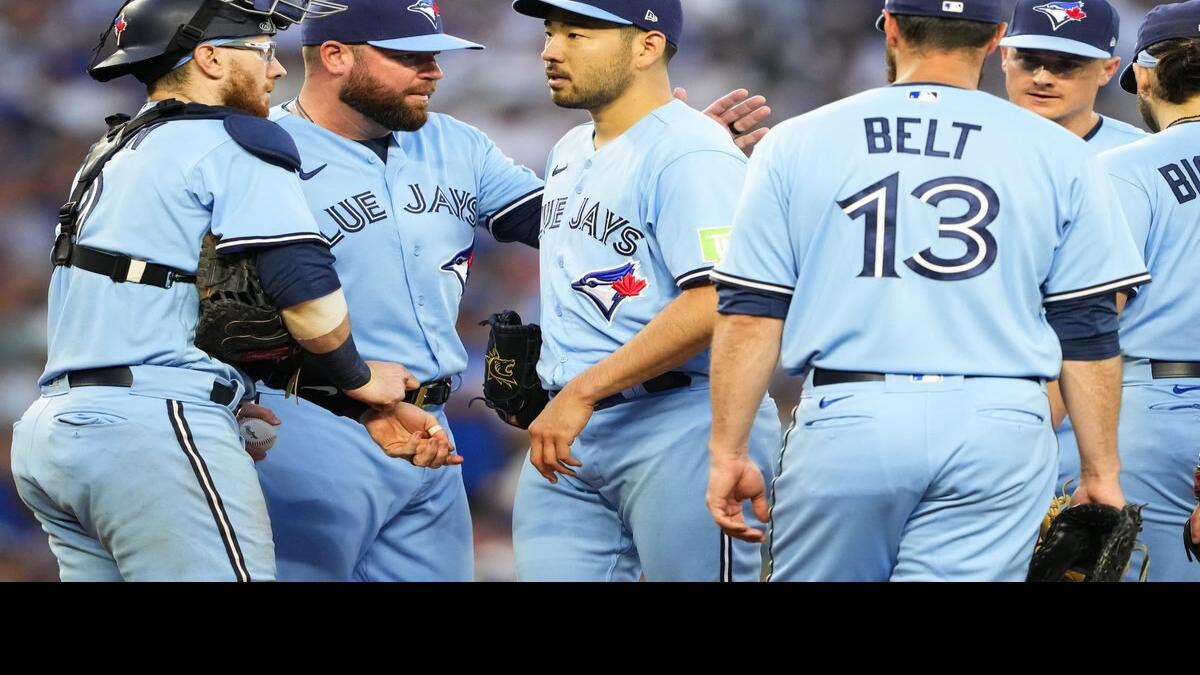 Mariners players criticize team for selling Blue Jays gear in