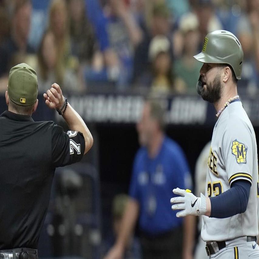 Brewers place OF/DH Jesse Winker on injured list, recall IF Abraham Toro