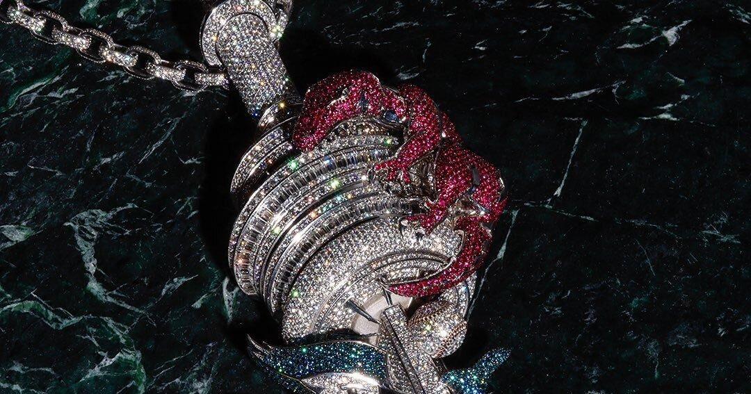 Drake’s new chain dubbed ‘Crown Jewel of Toronto’