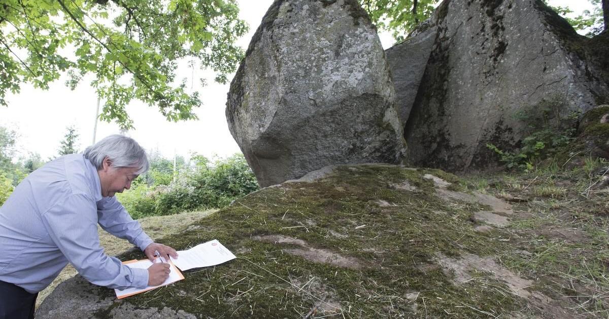 First Nations Hot Rocks At Lightning Rock, First Nations and site developer call for return and ...