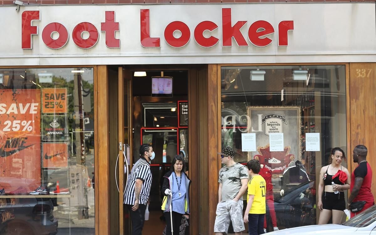 Foot locker the walking hot sale dead