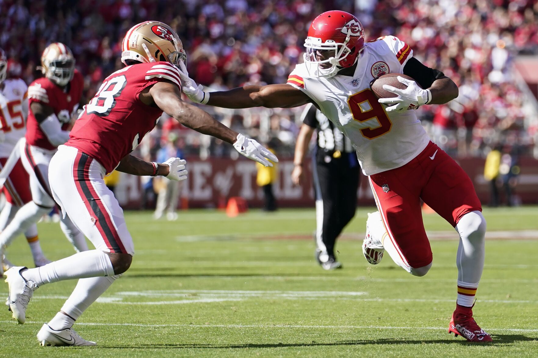 NFL Week 7 Takeaways: Chiefs Dominate As Other Big Dogs Sleep