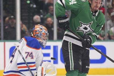 Stars' Hintz leaves Game 2 of West final after Nurse's slash to top of left skate