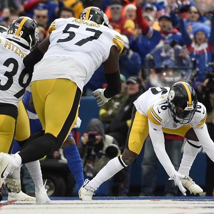 Josh Allen picks apart Steelers secondary in Bills' 38-3 win and Pickett's  first start