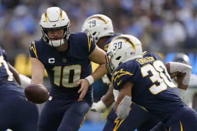 Chargers vs. 49ers NFL Week 10 picks and odds: Back Bolts to cover