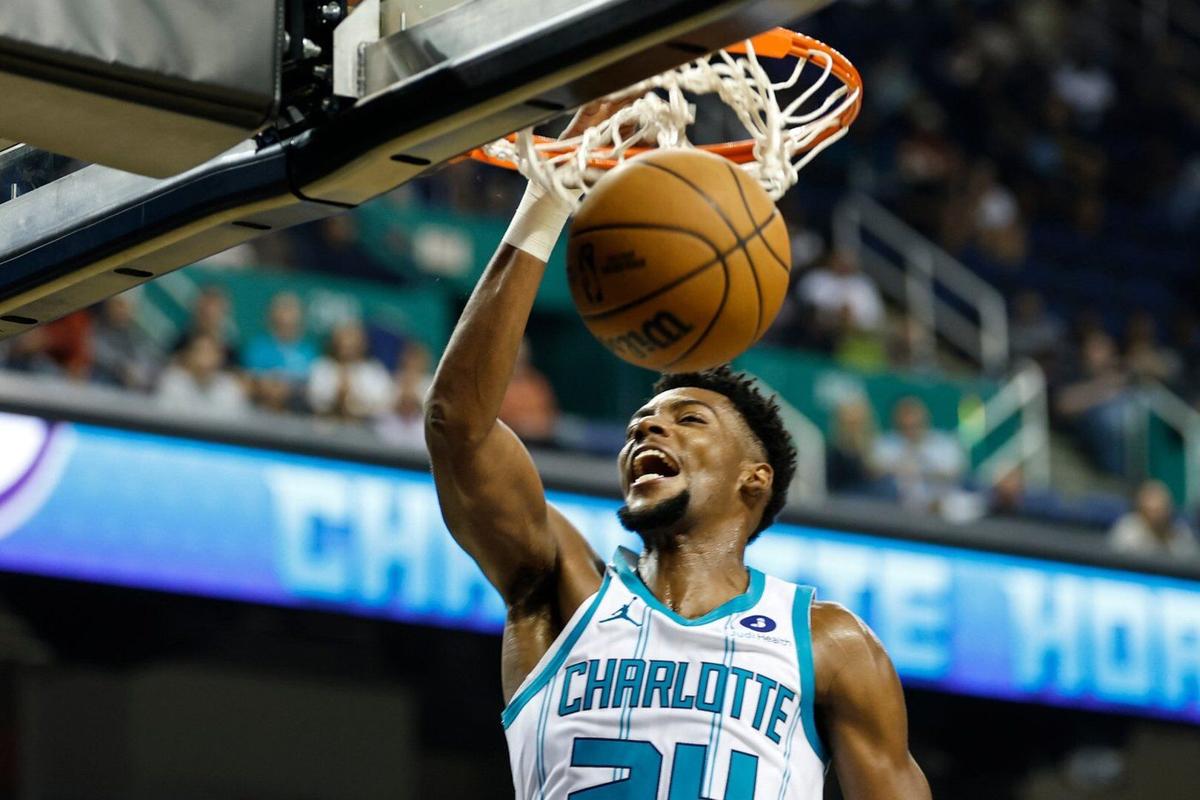 Hornets' Brandon Miller exits game against 76ers with shoulder injury