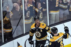Pastrnak scores in overtime as the Bruins beat the Kings 2-1
