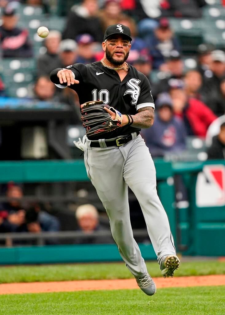 White Sox clinch AL Central with victory over Indians - West