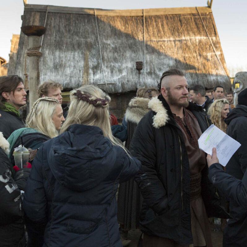 Toronto Blue Jays' Josh Donaldson raids with 'Vikings' - TV Show Patrol