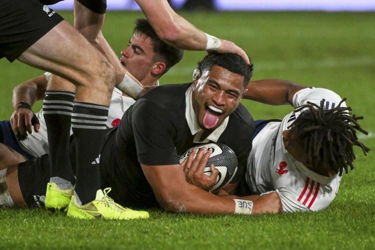 Improved All Blacks beat France 43-17 in the 2nd test to seal a series win