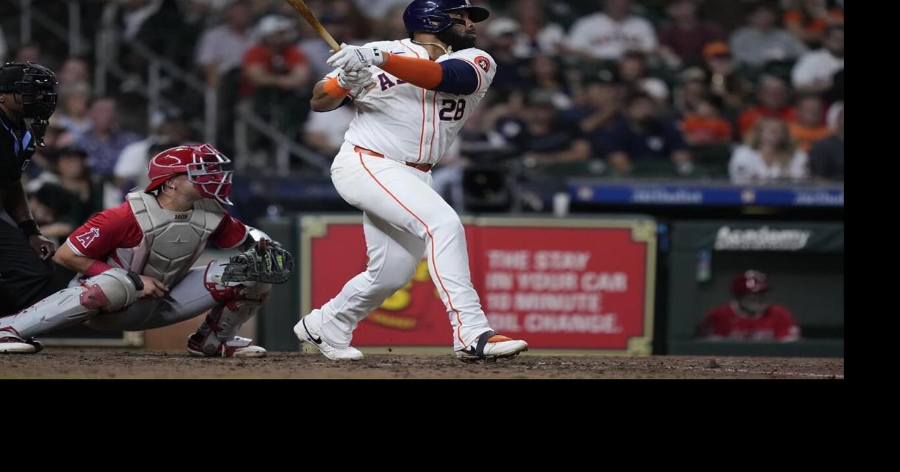 Jon Singleton's two-run double in eighth lifts Astros to 3-1 win over Angels