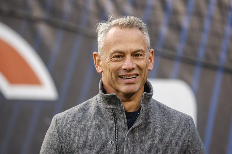 Cubs chairman says team's performance convinced him extending Hoyer's contract was right thing to do