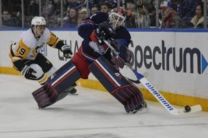 Smith scores go-ahead goal, Panarin nets 2 as Rangers beat Penguins 4-2