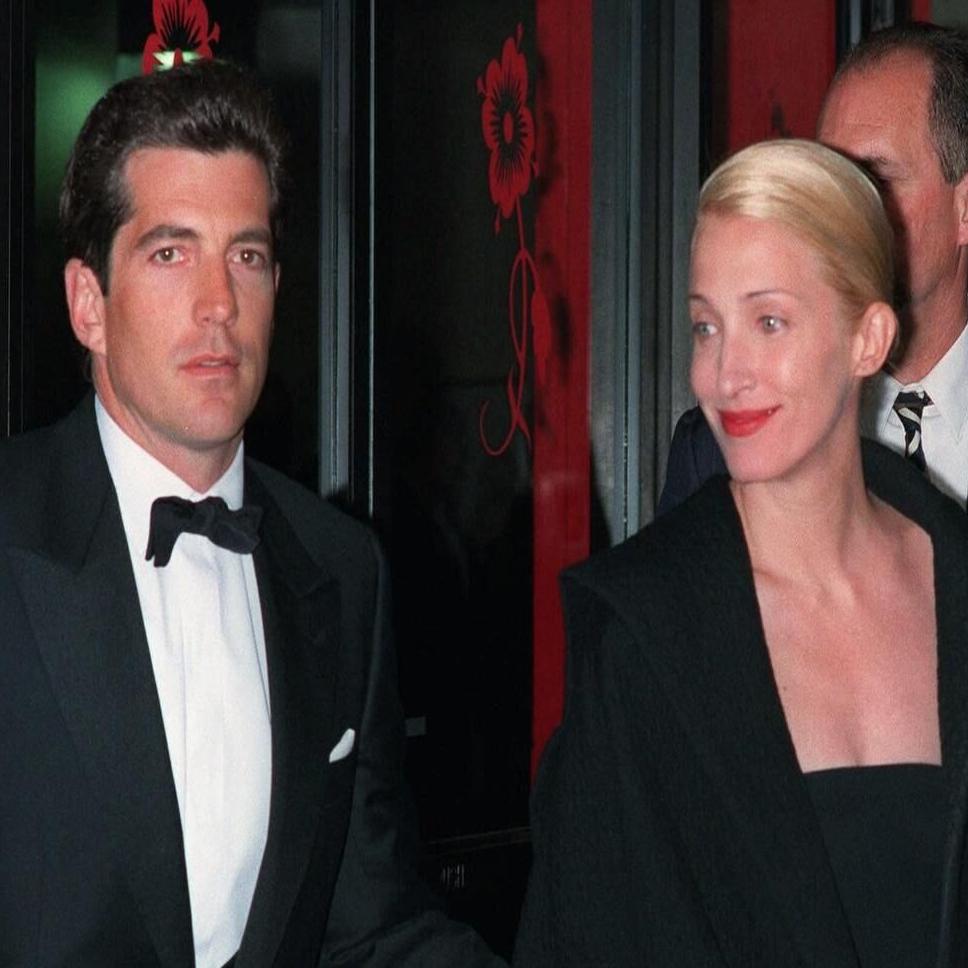 Carolyn Bessette Kennedy and Her Life with JFK Jr. [PHOTOS]