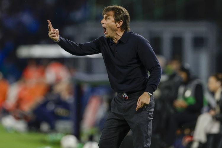Napoli and Inter coaches to miss their teams' title-deciding matches