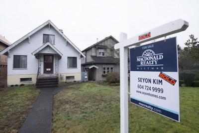 Home sales down almost 10% annually last month: Canadian Real Estate Association