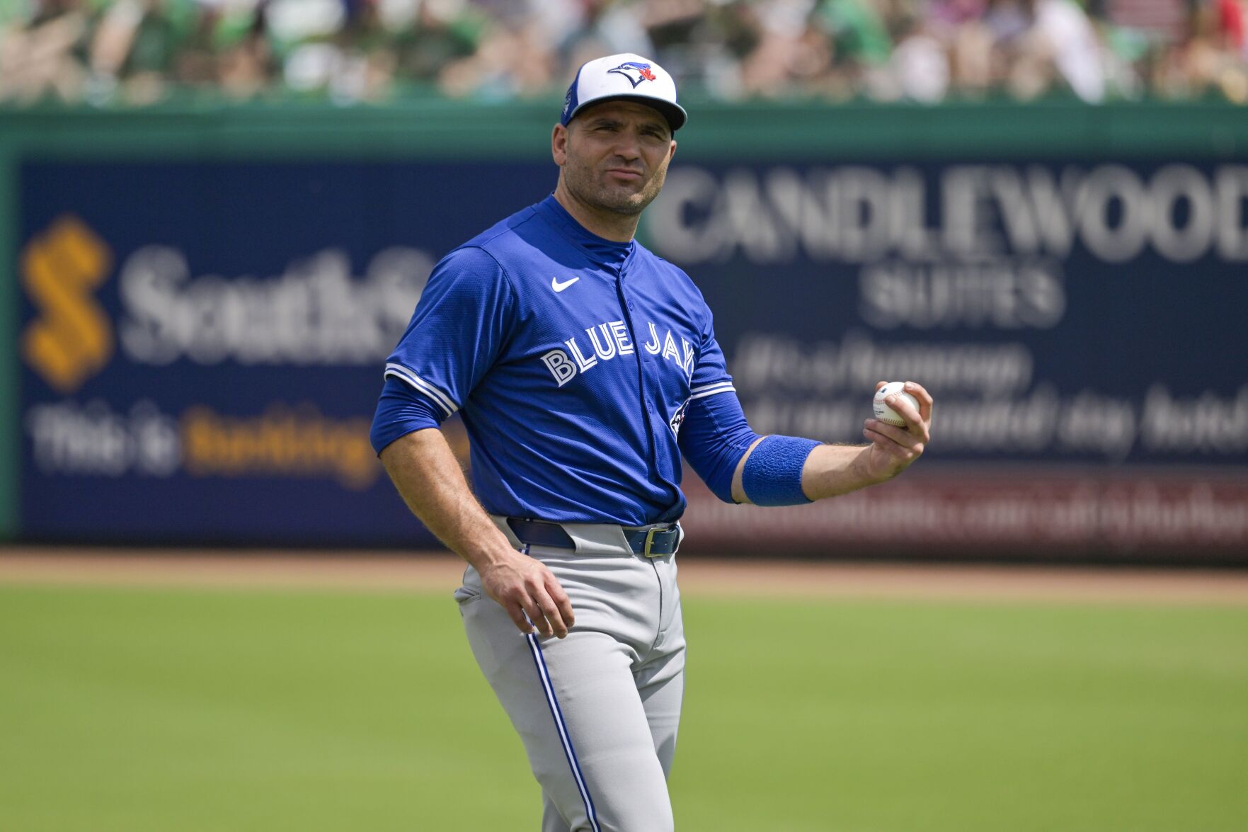 Blue Jays’ Joey Votto Announces Retirement From Baseball