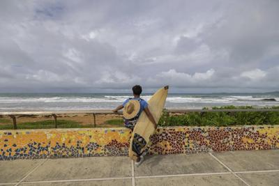 Hurricane Ernesto barrels toward Bermuda as wealthy British territory preps for storm