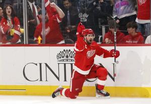 Dylan Larkin scores 200th career goal in Red Wings' 5-2 victory over Golden Knights