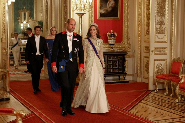 li-royals-trump-uk kate will wide.JPG