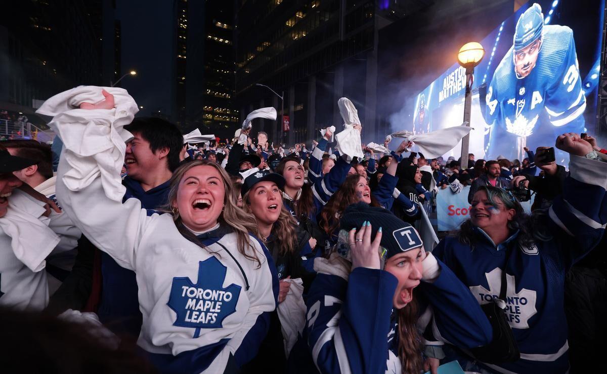 After Maple Leafs lose Game 4, fans ask: Is there a Drake curse