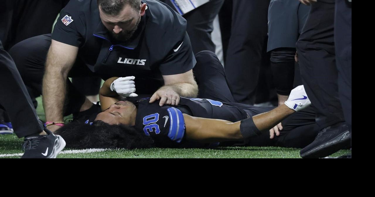 Lions DB Khalil Dorsey collides with teammate, carted off with leg injury against Bills