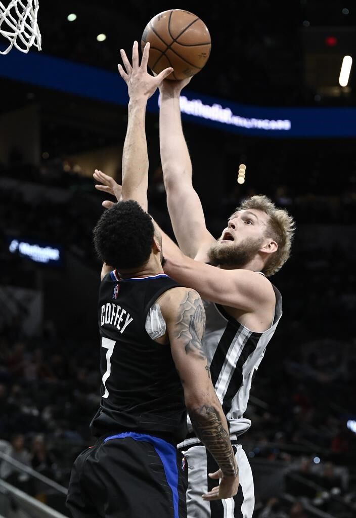 White, Murray fuel Spurs past Clippers, 101-94 - The San Diego Union-Tribune