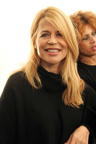 linda hamilton smoke cigarettes Linda Hamilton conquers disorder