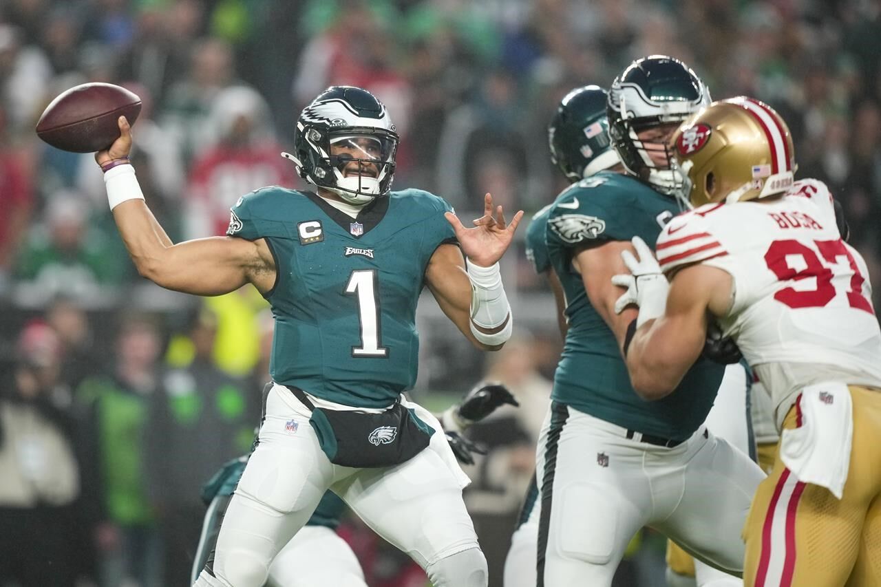 Eagles QB Jalen Hurts Evaluated For Concussion Vs 49ers, Returns For Loss