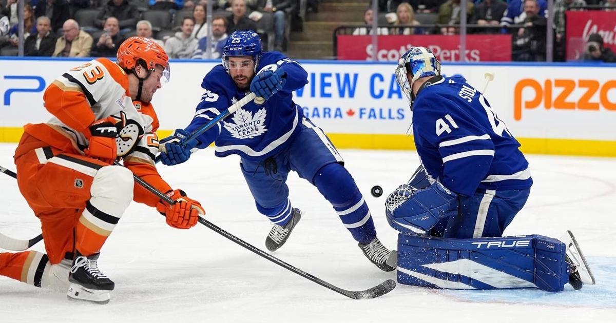 Goalie Injuries Maple Leafs goalie Stolarz leaves game after first period due to lower ...