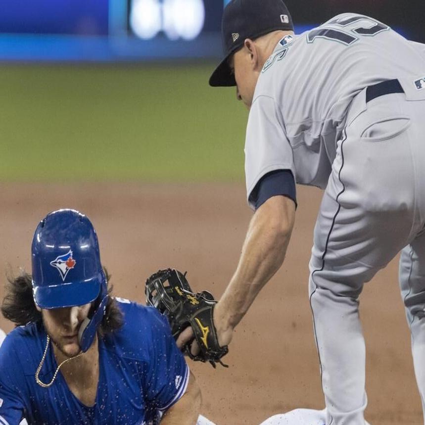 Vladimir Guerrero Jr. has left knee injury