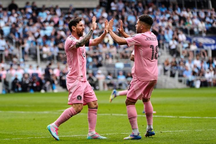Longtime Lionel Messi teammate Jordi Alba says he's staying with Inter Miami through 2027