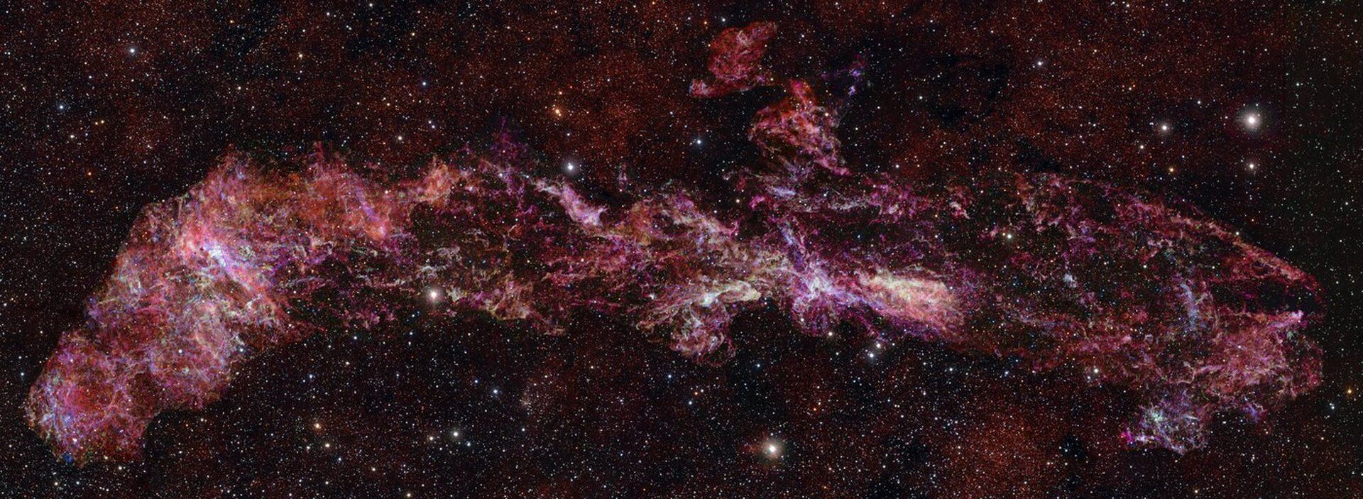 Swirling beauty of the Milky Way galaxy's heart is captured in a