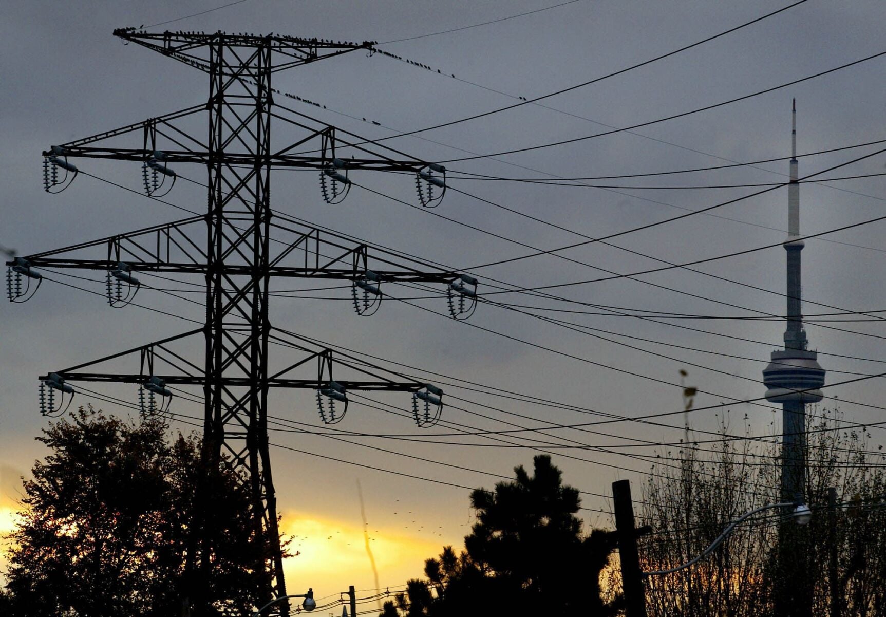 Downtown Toronto to Lose Power for 12 Hours as Hydro One Replaces Equipment — image 3