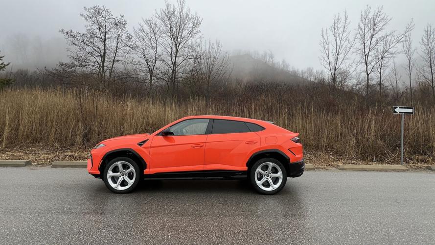 1-Lamborghini-Urus.jpg