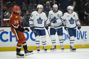 Steven Lorentz scores tiebreaker, Maple Leafs hold off Ducks 3-2 to increase their Atlantic lead
