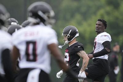Falcons rookie James Pearce Jr. brings edge to pass rush with aggressive attitude in training camp