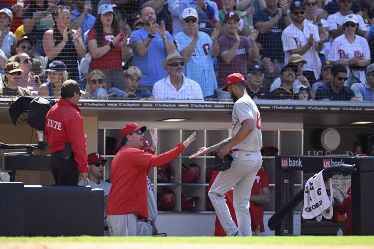 Realmuto doubles in Harper in the 8th as the Phillies beat the Padres 2-1