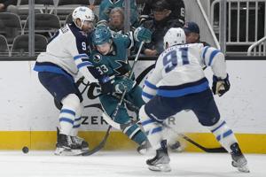 Jets beat Sharks 2-1 to extend points streak to franchise-record 10 games