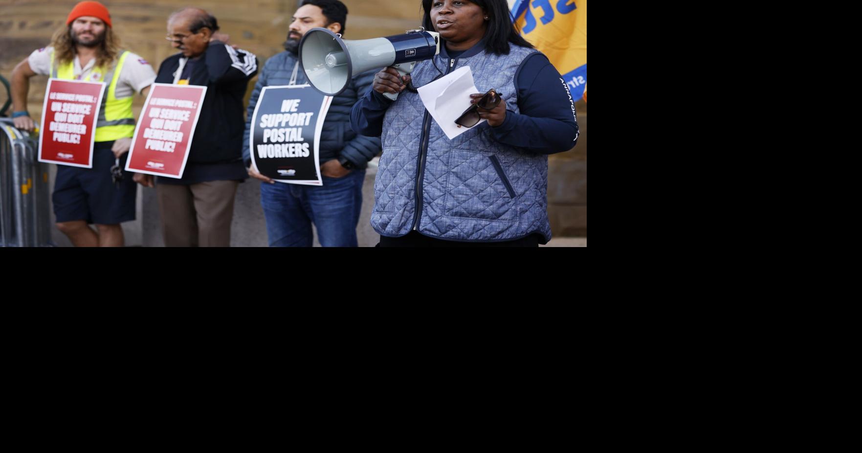 Canada Post union head urges 55,000 workers to turn down tentative agreement