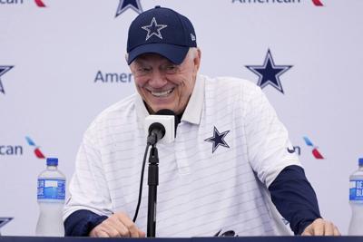 Jerry Jones says he'll remain as Cowboys GM and 'nothing new' in Micah Parsons contract talks