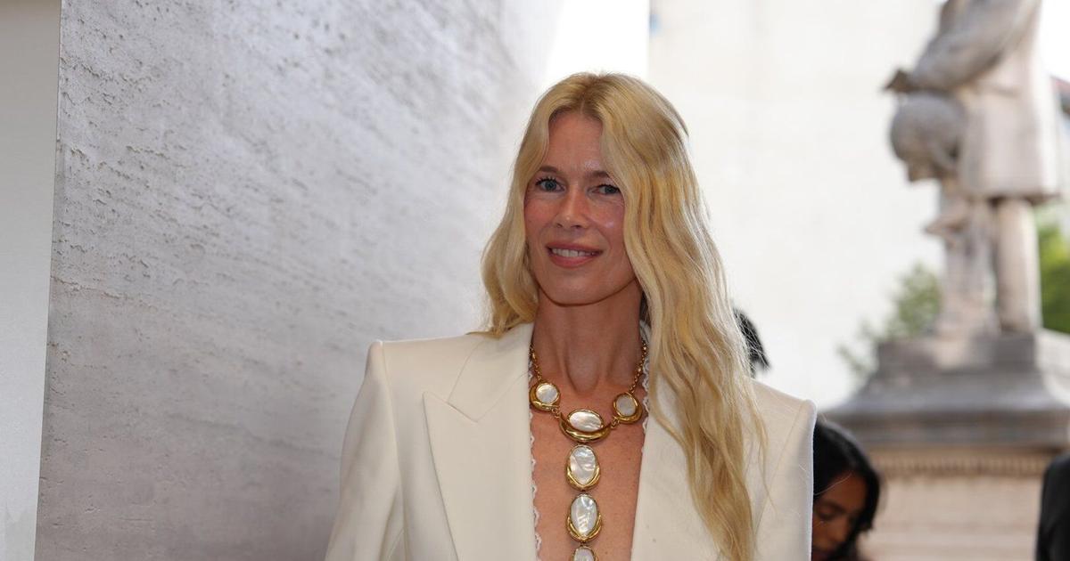 At Paris Fashion Week, Chloé bets on stars, lingerie and lace in a tougher luxury market - Toronto Star