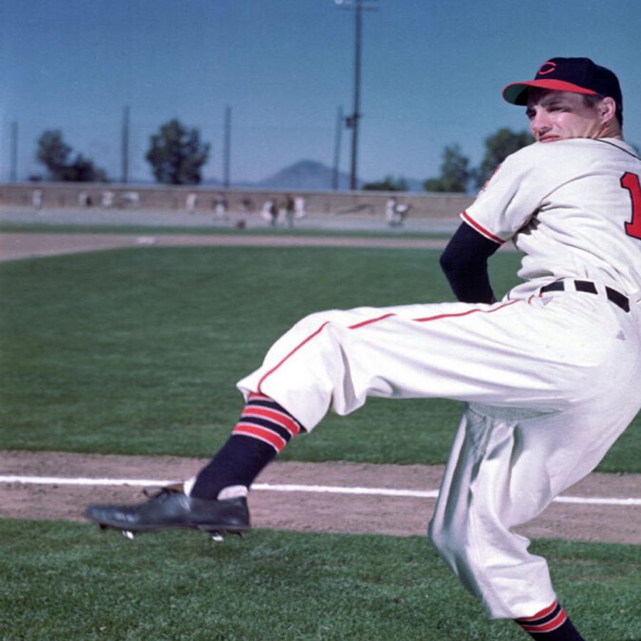 Hall of Fame pitcher Bob Feller dies at 92